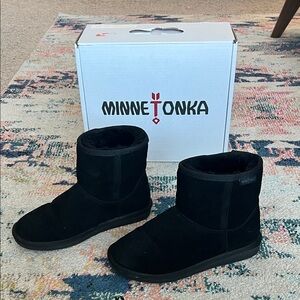 MINNETONKA Black Ankle Boots